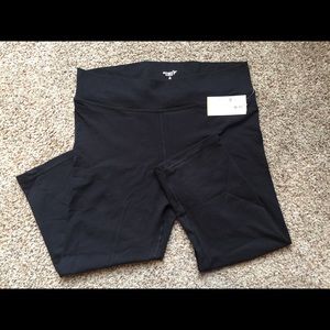 Leggings- yoga pants Old Navy Active go dry